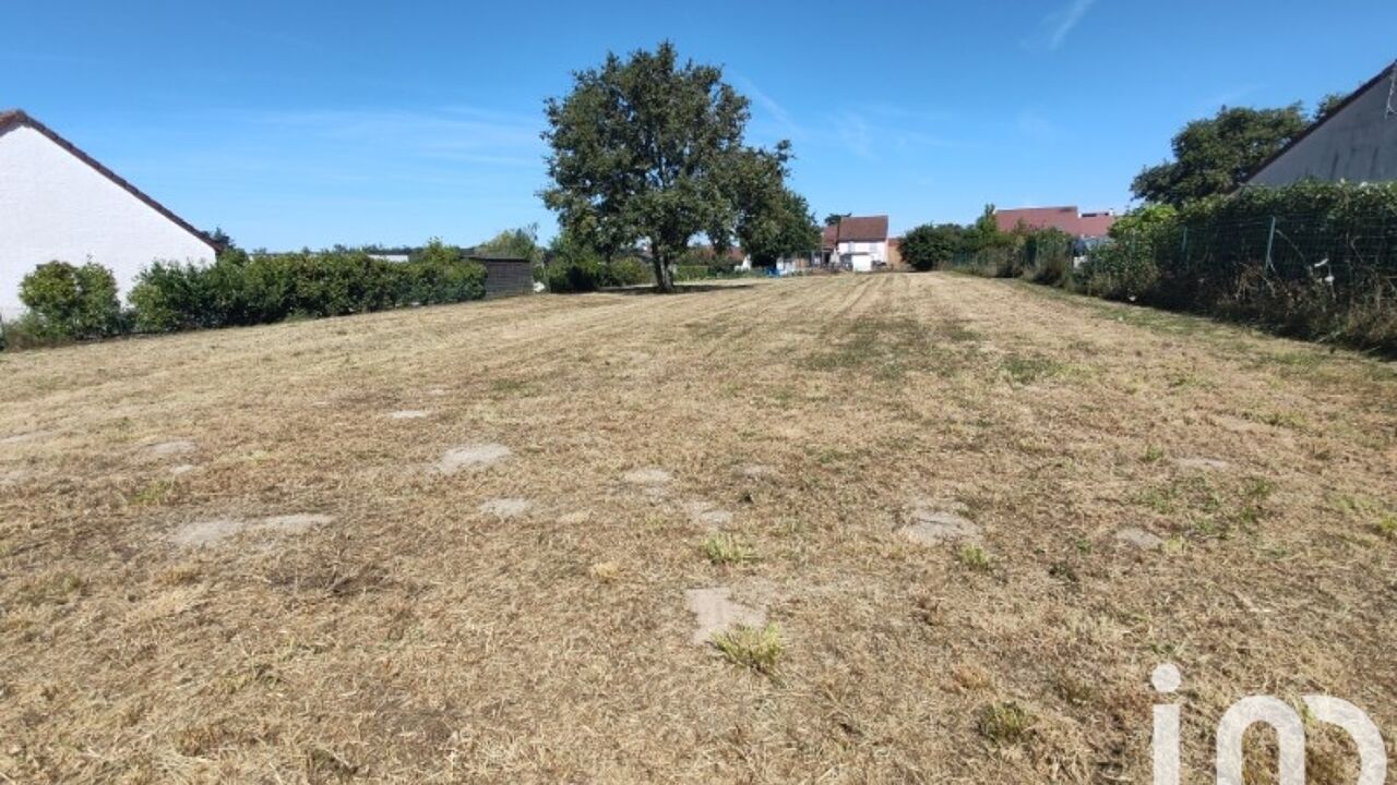 terrain  pièces 1694 m2 à vendre à Neuilly-le-Réal (03340)