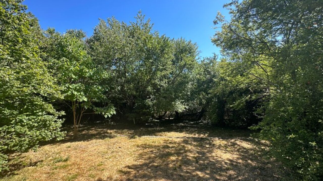 terrain  pièces 1100 m2 à vendre à Saint-Maime (04300)