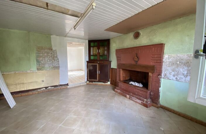 Maison en pierre à rénover avec grand terrain — photo 4