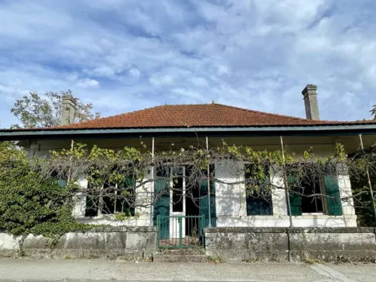 Villa Arésienne à rénover au coeur d'Arès — photo 1