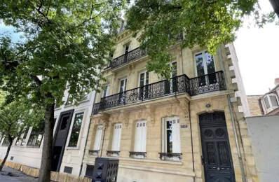 En cours de vente - Saint-Michel, Duplex à rénover avec terrasse de 23 m2 vue sur les toits bordelais — photo du bien