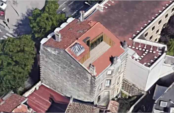 En cours de vente - Saint-Michel, Duplex à rénover avec terrasse de 23 m2 vue sur les toits bordelais — photo 2