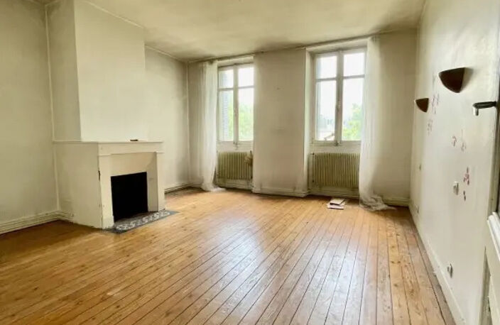En cours de vente - Saint-Michel, Duplex à rénover avec terrasse de 23 m2 vue sur les toits bordelais — photo 4