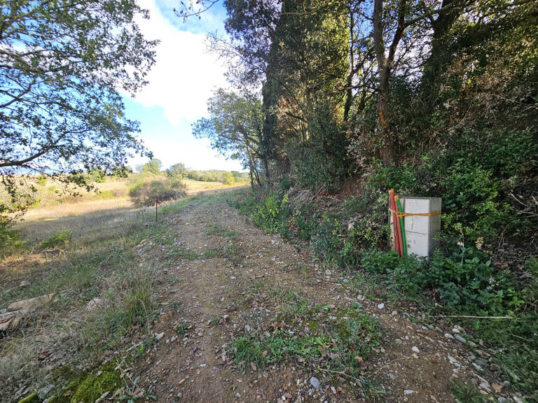Terrain viabilisé hors lotissement — photo 1