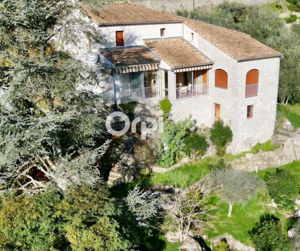Villa / Maison  T6 à vendre Labeaume 07120
