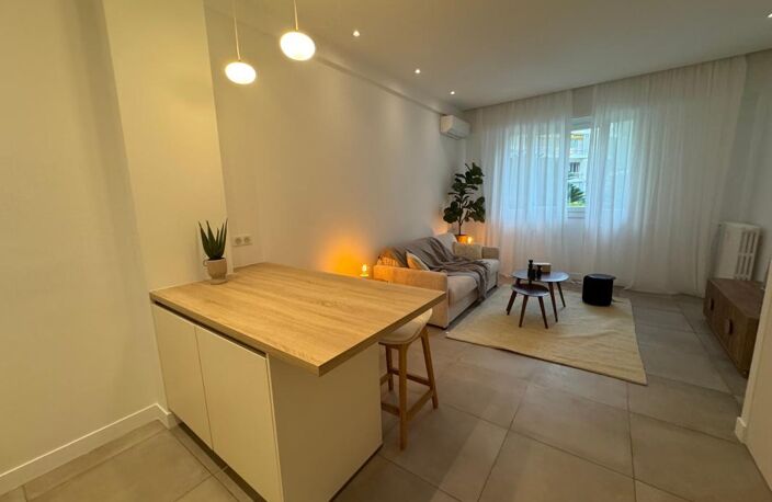 Appartement À Vendre VASTE STUDIO  CARRE D'OR — photo 4
