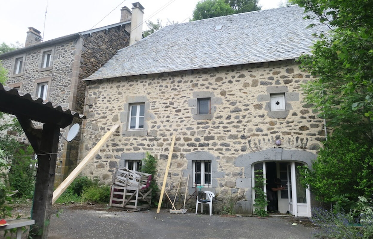 maison 4 pièces 171 m2 à vendre à Neuvéglise (15260)