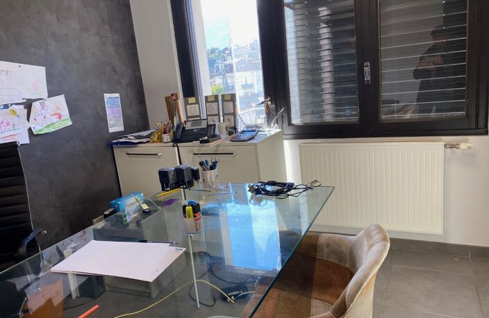 Local commercial — photo 2