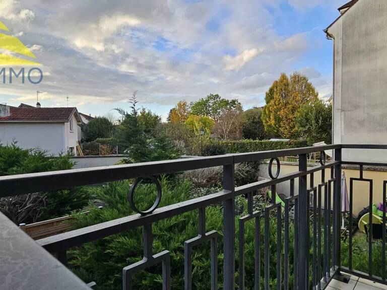 LOCATION CENTRE-VILLE MANDRES LES ROSES — photo 1