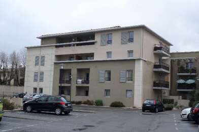 Appartement 3 pièces 841 €