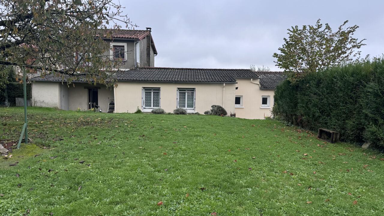 maison 7 pièces 176 m2 à vendre à Pougne-Hérisson (79130)