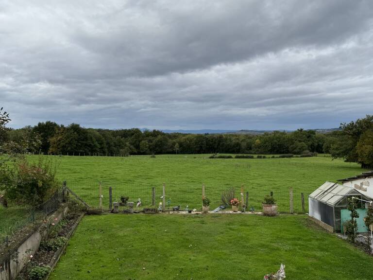 Maison Vue sur la Chaine des Puys — photo 1