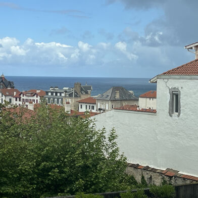 Appartement 2 pièces 330750 €