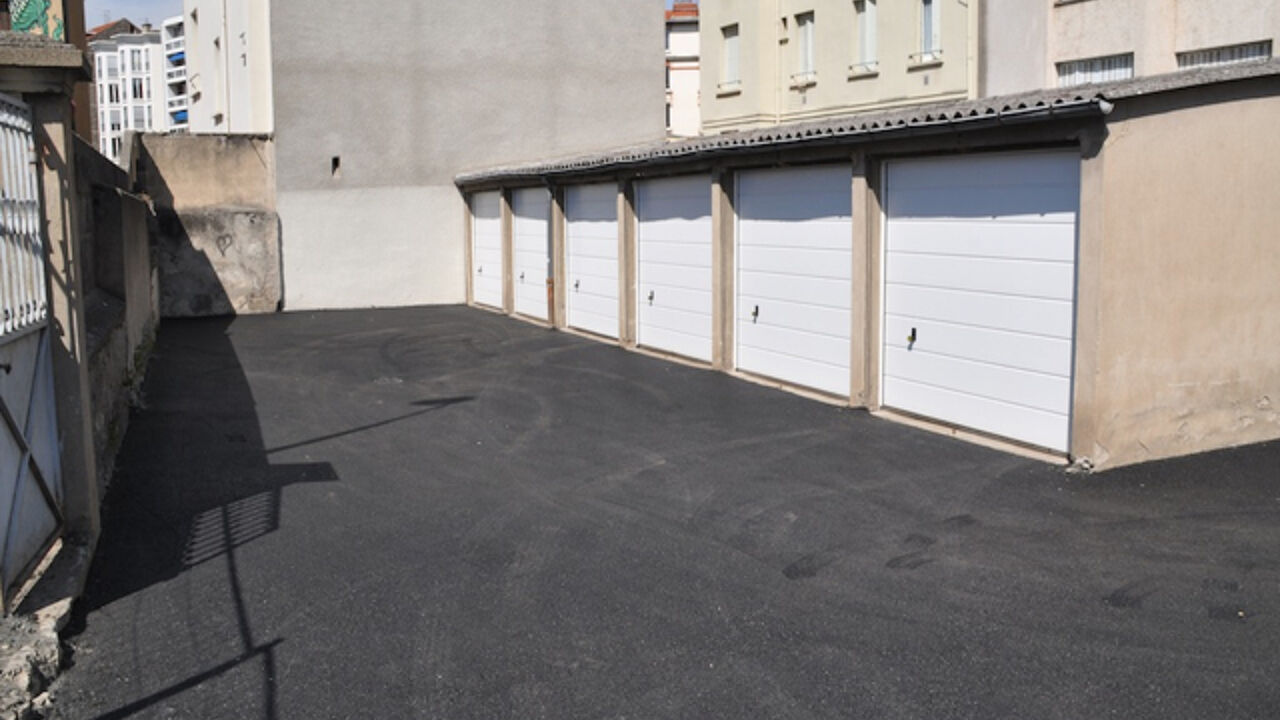 garage  pièces  m2 à louer à Chamalières (63400)