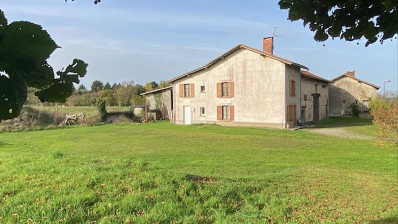 maison 4 pièces 88 m2 à vendre à Rochechouart (87600)