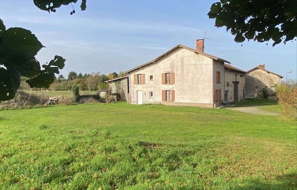 maison 4 pièces 88 m2 à vendre à Rochechouart (87600)