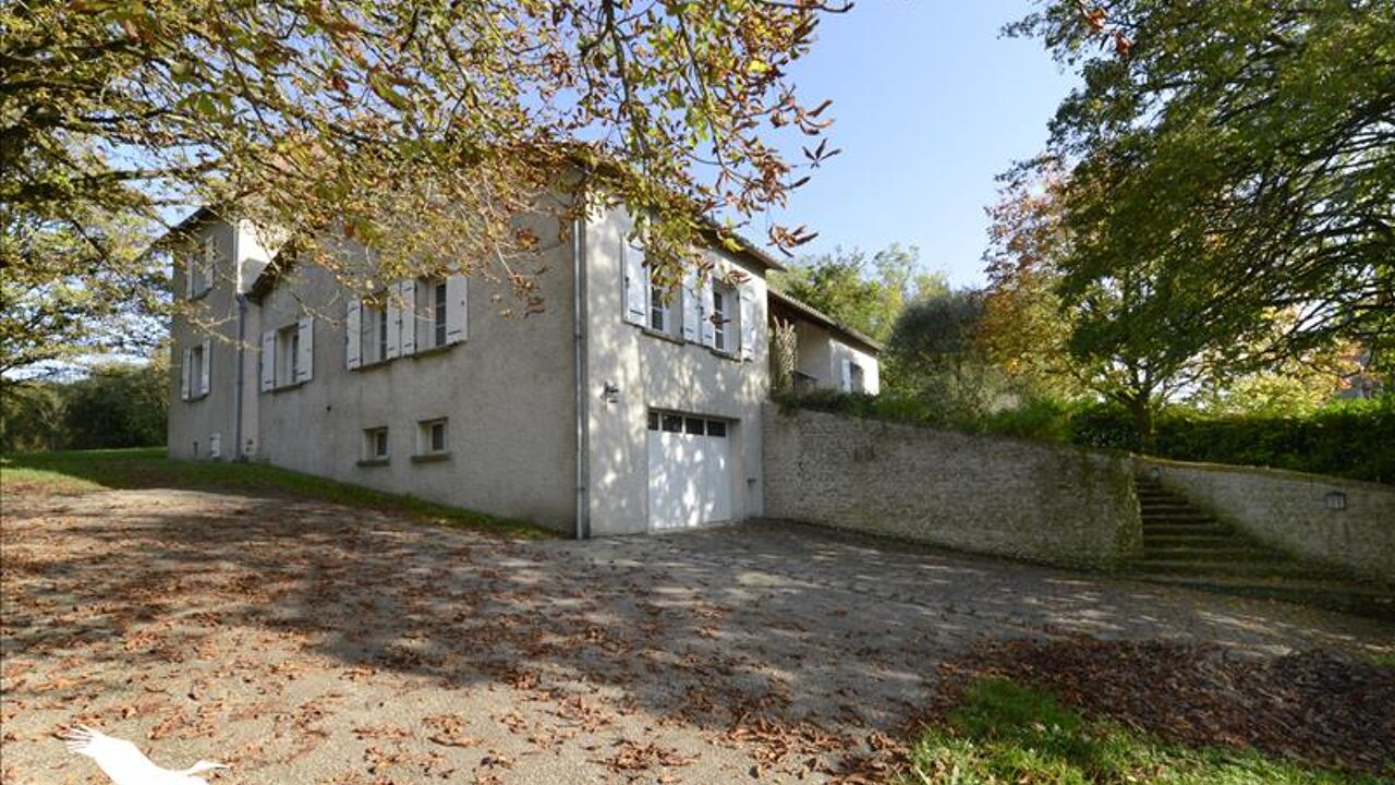 maison 7 pièces 194 m2 à vendre à Montmoreau (16190)