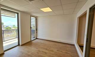 Bureau  75 m² à louer à Saint-Paul (97460)