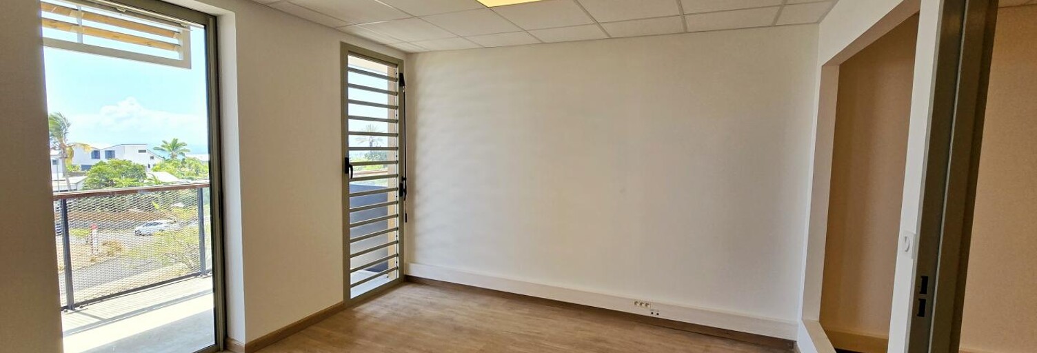 Bureau  75 m² à louer à Saint-Paul (97460)