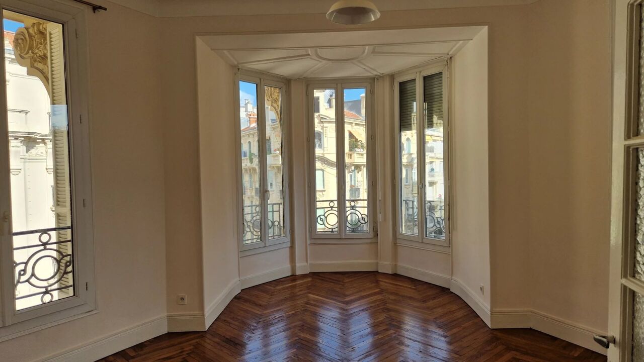 appartement 3 pièces 79 m2 à louer à Nice (06000)