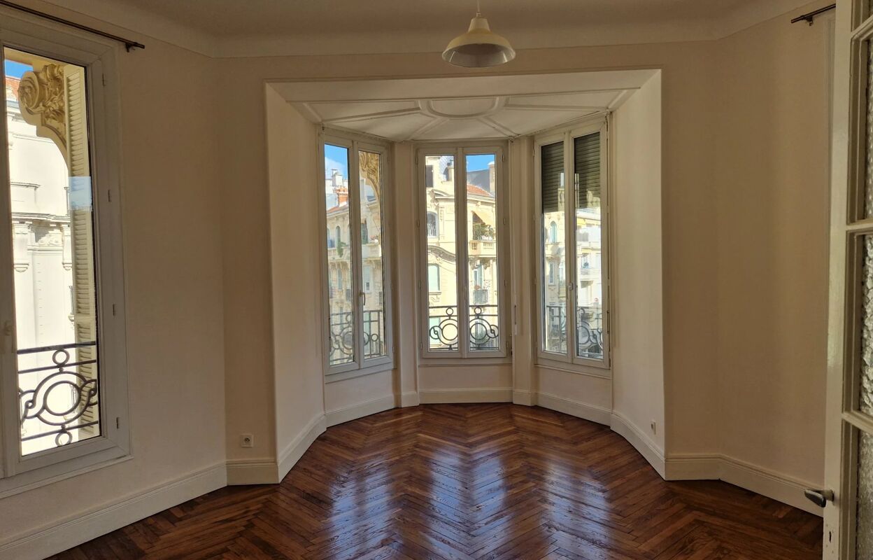 appartement 3 pièces 79 m2 à louer à Nice (06000)