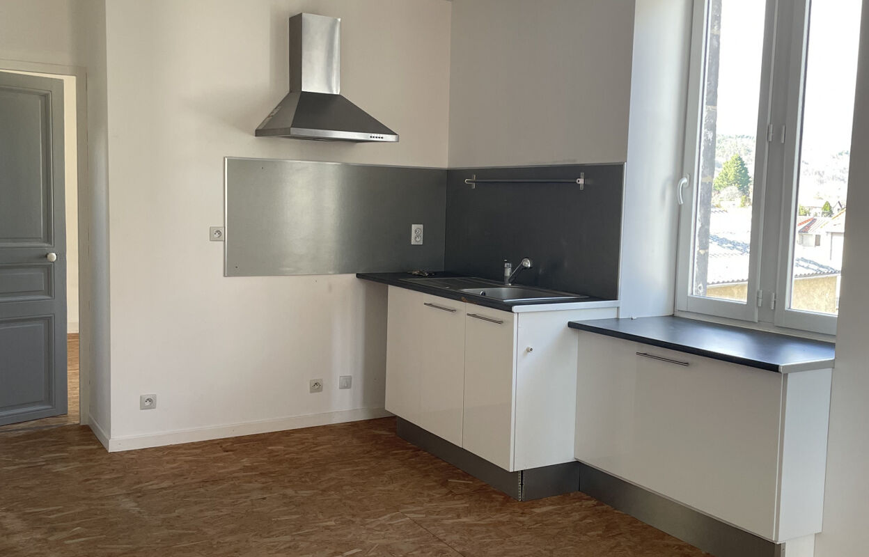 immeuble  pièces 240 m2 à vendre à Châtelguyon (63140)