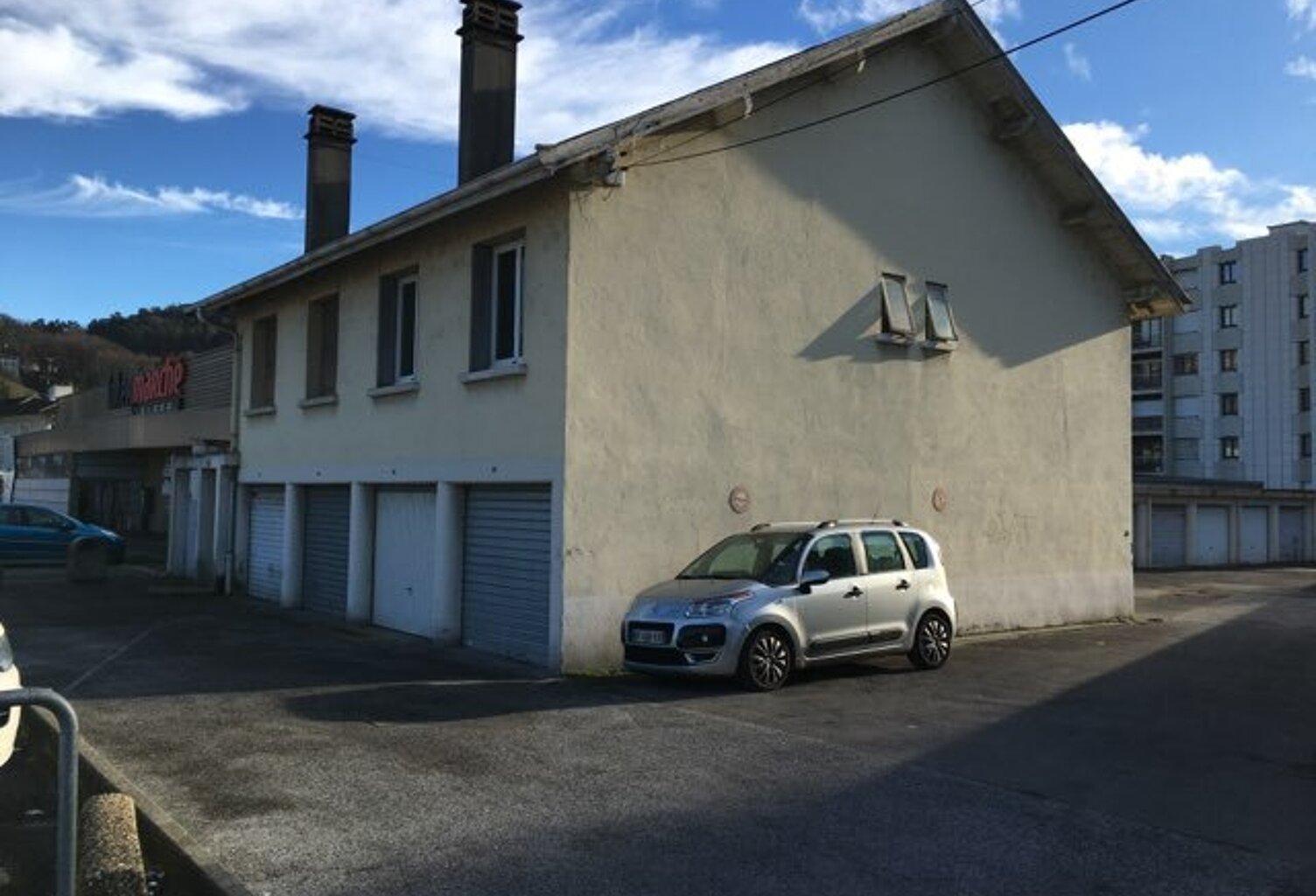 GARAGE — photo 1