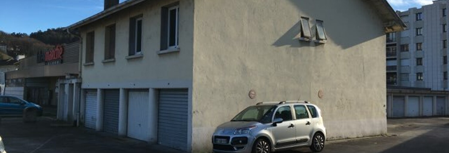 Garage   m² à louer à Annecy (74000)