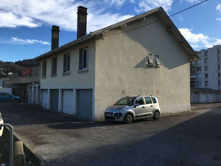 GARAGE — photo 1
