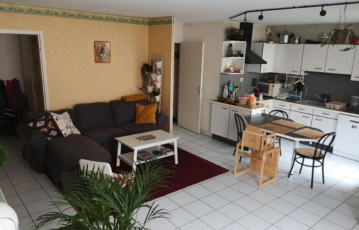 appartement 4 pièces 84 m2 à louer à Villeurbanne (69100)