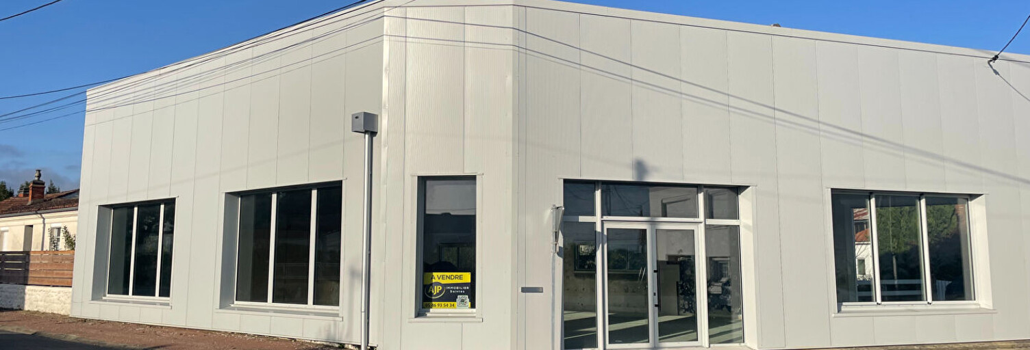 Commerce  200 m² à vendre à Saintes (17100)