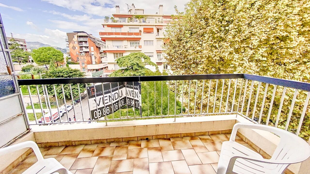 appartement 3 pièces 63 m2 à vendre à Nice (06300)