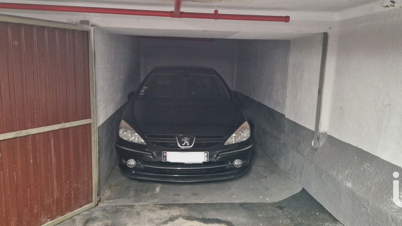 garage  pièces 12 m2 à vendre à Paris 9 (75009)