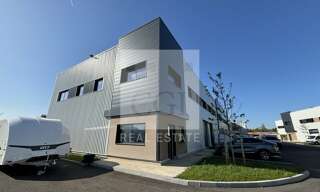 Commerce  370 m² à louer à La Tour-de-Salvagny (69890)