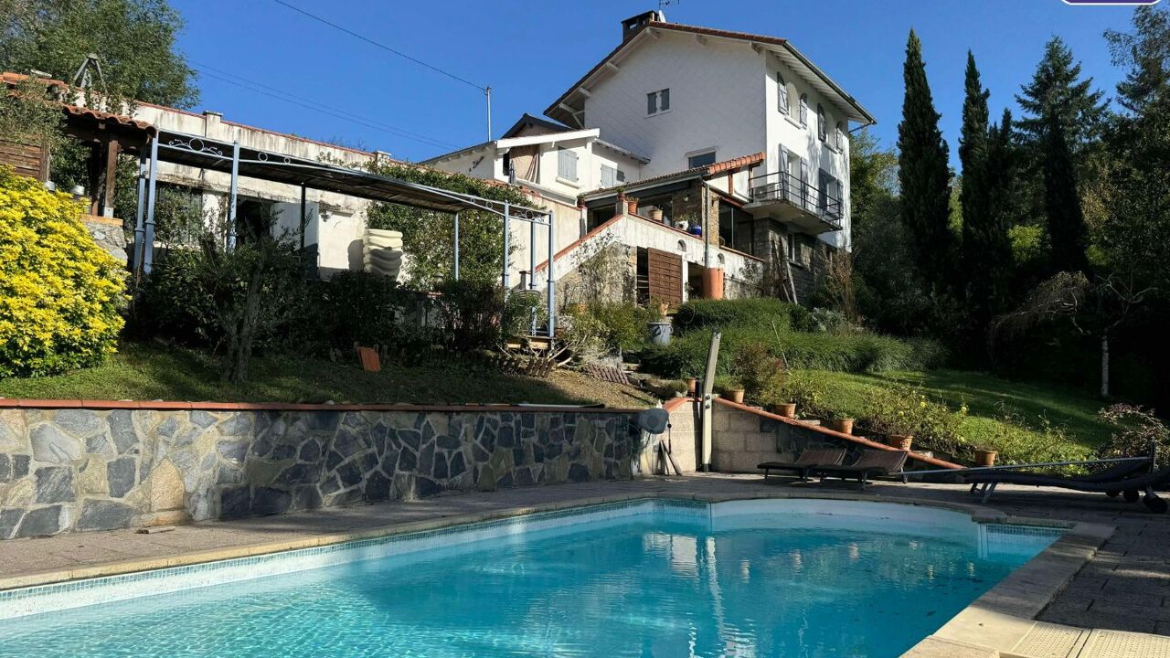 maison 8 pièces 209 m2 à vendre à Foix (09000)