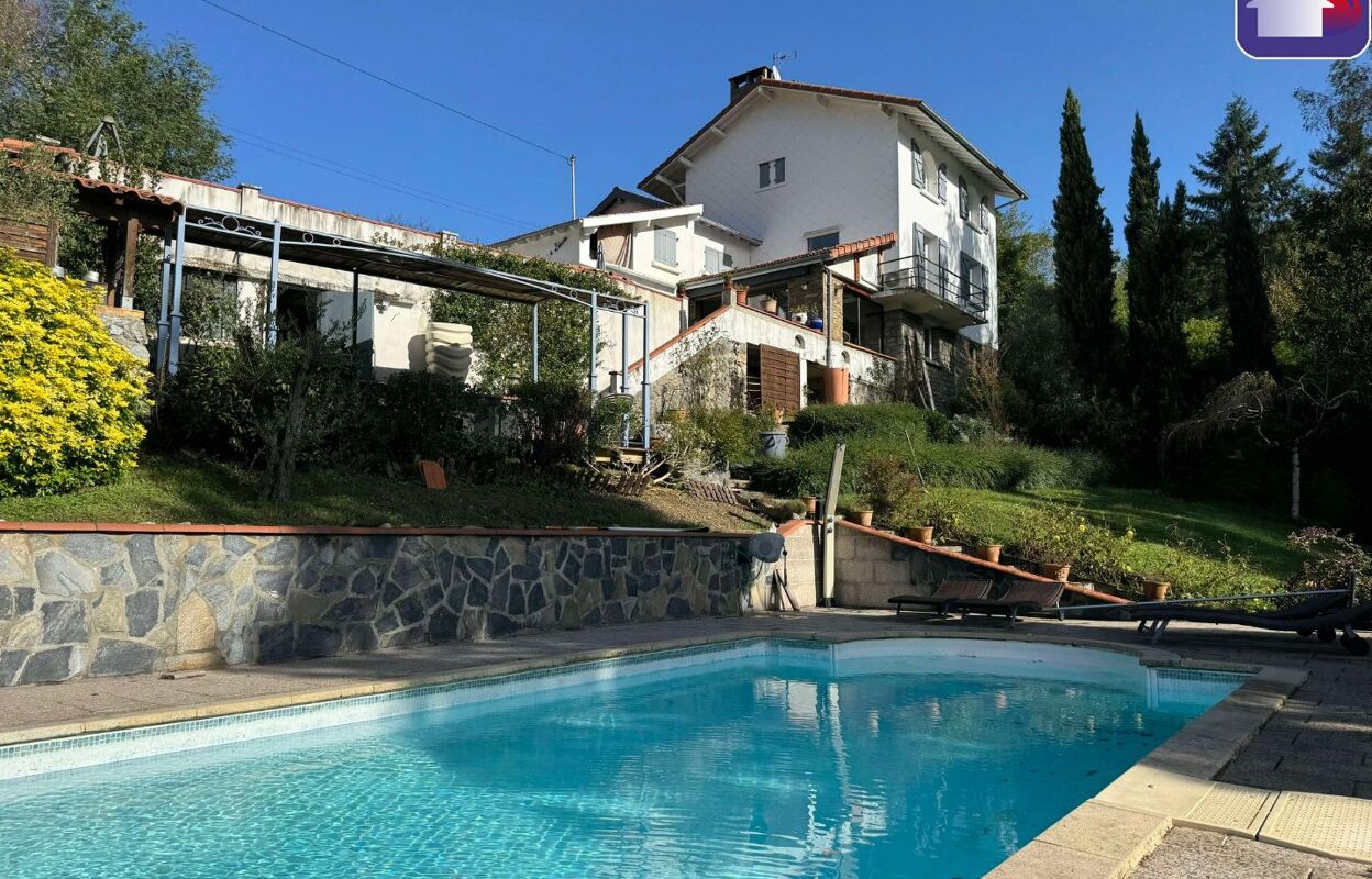 maison 8 pièces 209 m2 à vendre à Foix (09000)