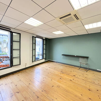 Bureau 1 pièces 550 €