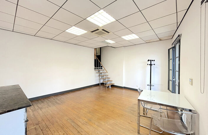 A LOUER BUREAU DANS IMMEUBLE DE STANDING AVEC ASCENSEUR - SAINT ANDRE DE CUBZAC — photo 3