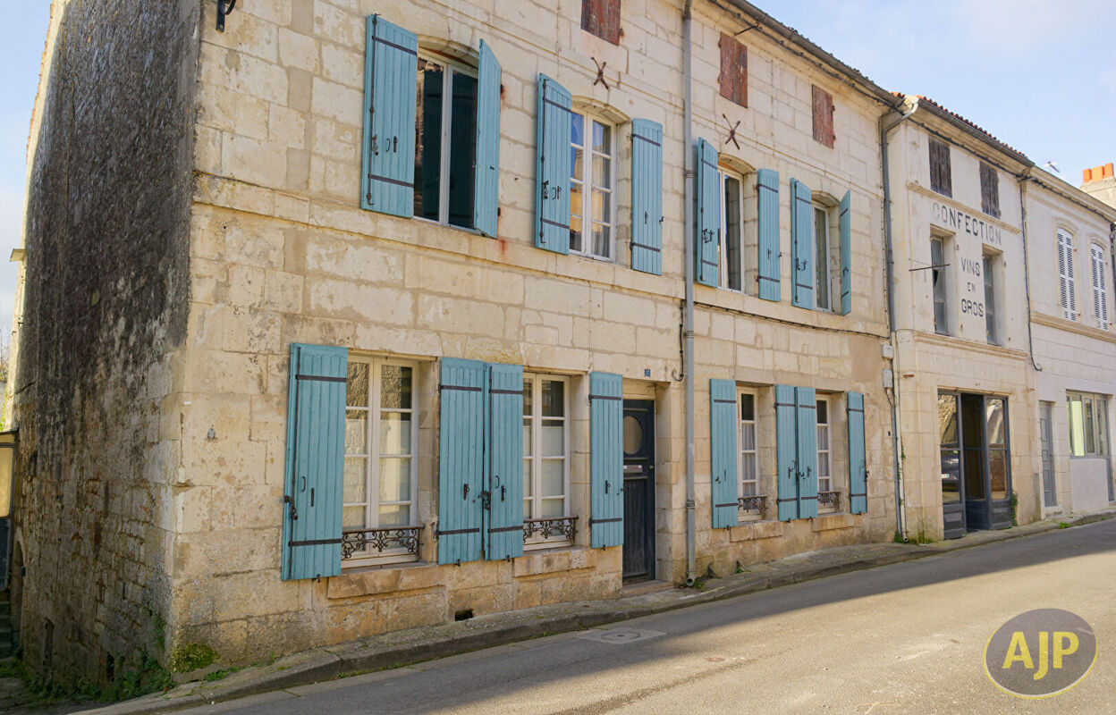 maison 7 pièces 230 m2 à vendre à Taillebourg (17350)