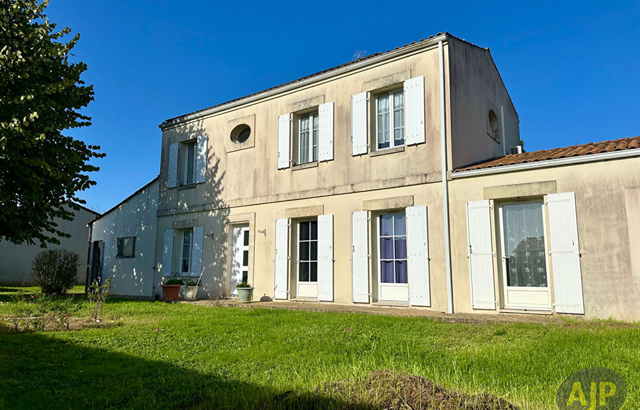 maison 5 pièces 135 m2 à vendre à Saint-Genis-de-Saintonge (17240)