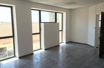 location bureau 630 € CC /mois à proximité de La Barben (13330)