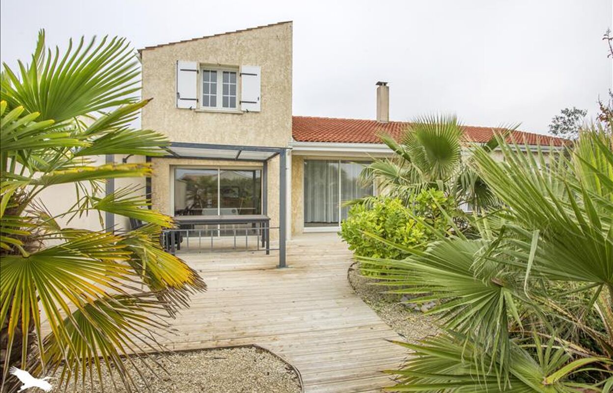 maison 7 pièces 165 m2 à vendre à Beaugeay (17620)