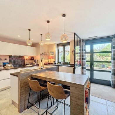 Appartement 6 pièces 338000 €