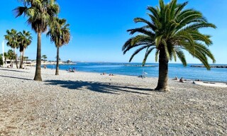 Commerce  232 m² à vendre à Saint-Laurent-du-Var (06700)