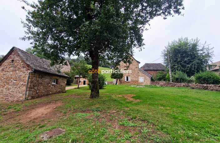 Maison rénovée assise sur 1800 m2 de terrain. — photo 3