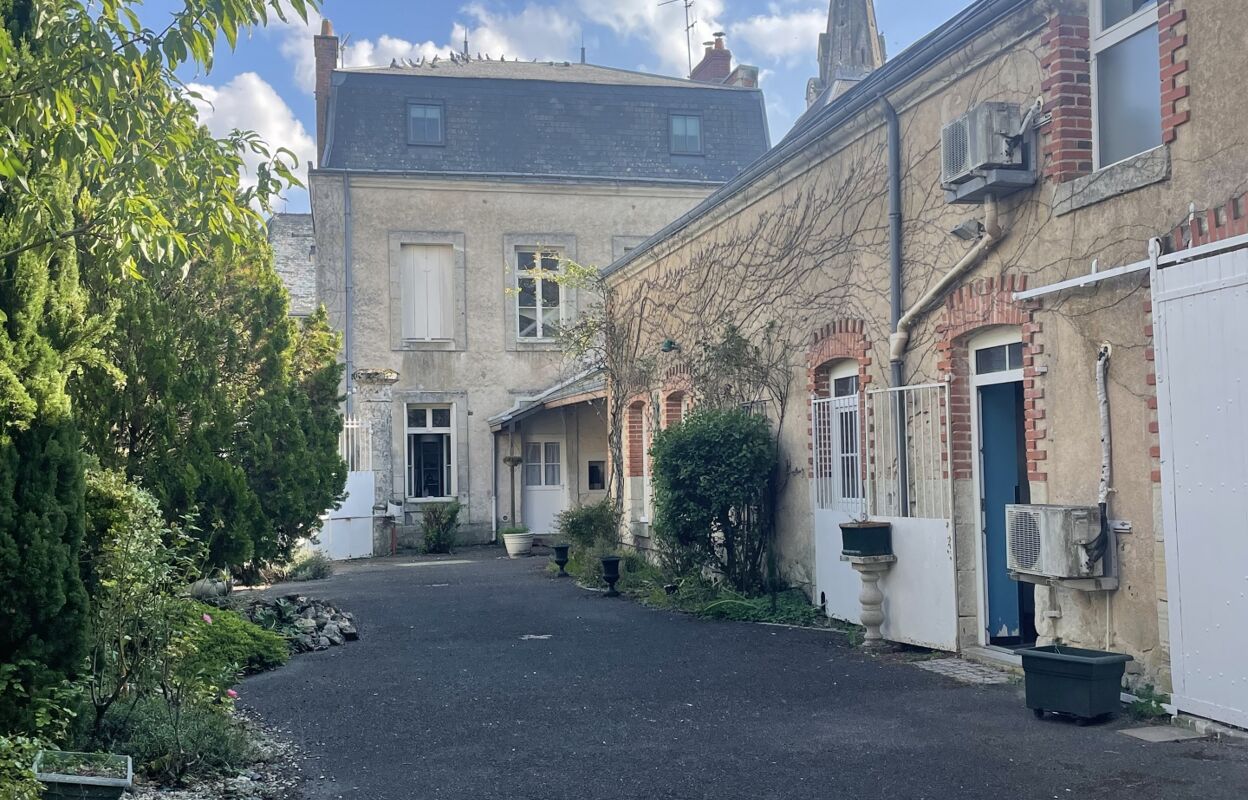 maison 8 pièces 234 m2 à vendre à Semblançay (37360)