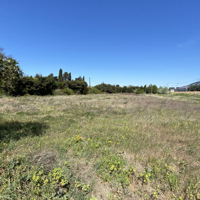 Terrain 700 m²