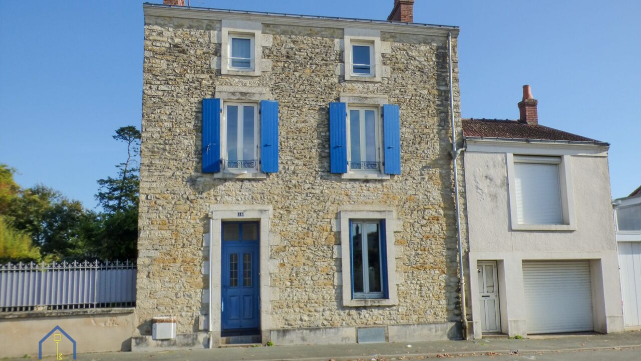 maison 5 pièces 137 m2 à vendre à Chantonnay (85110)