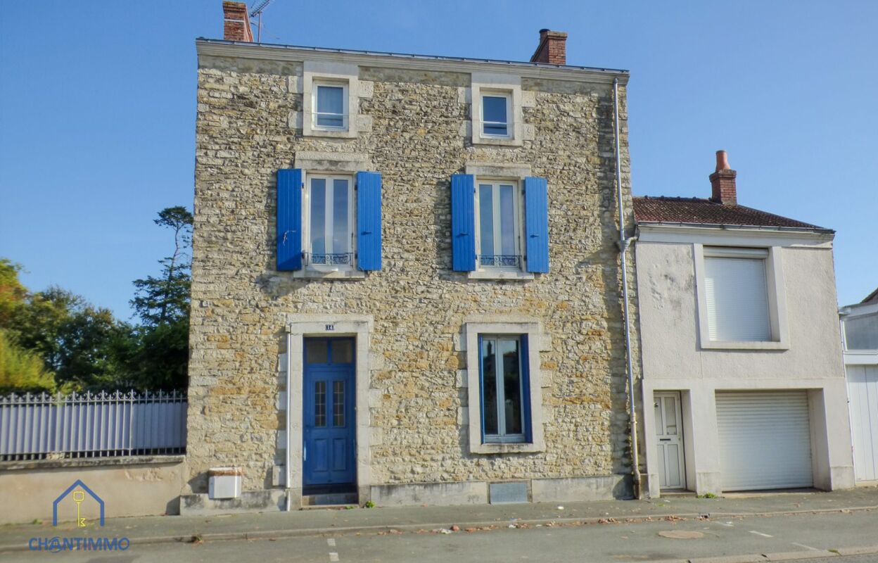 maison 5 pièces 137 m2 à vendre à Chantonnay (85110)