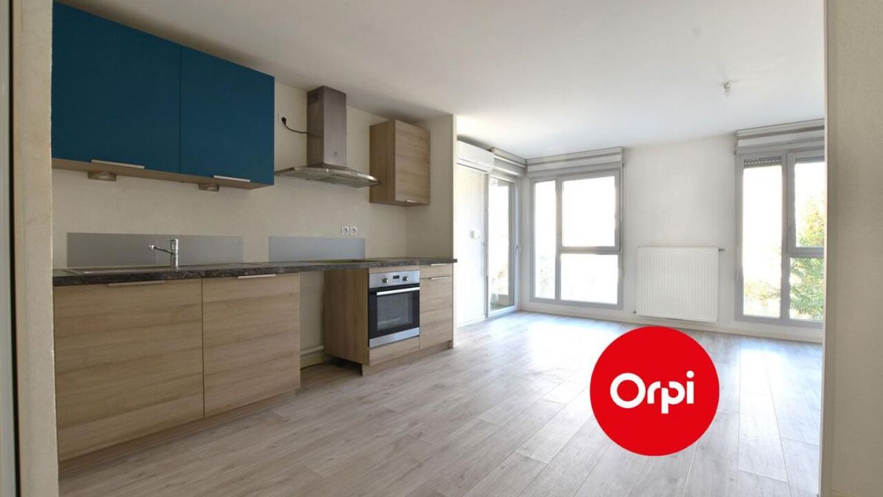 appartement 2 pièces 47 m2 à louer à Vaulx-en-Velin (69120)